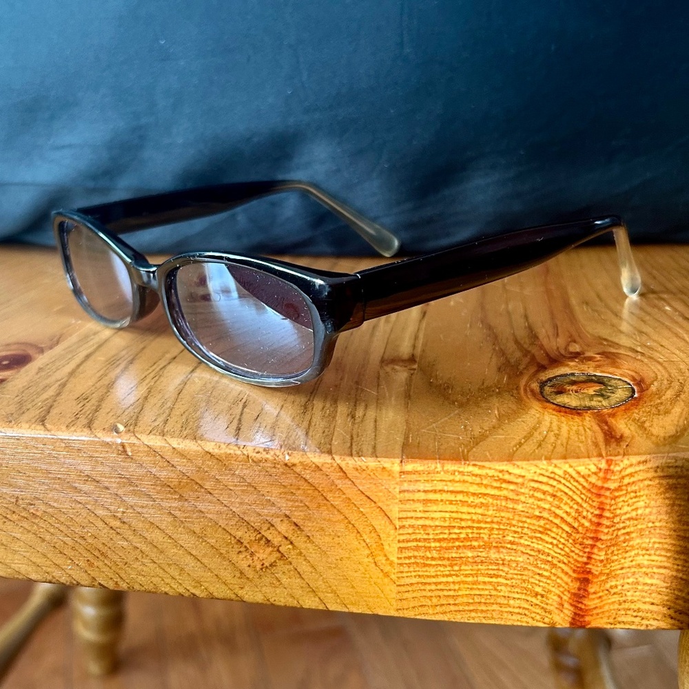 Vibtage 90s Black Rectangular Acetate Framed Sunglasses with Ombré Arms - Picture 9 of 9